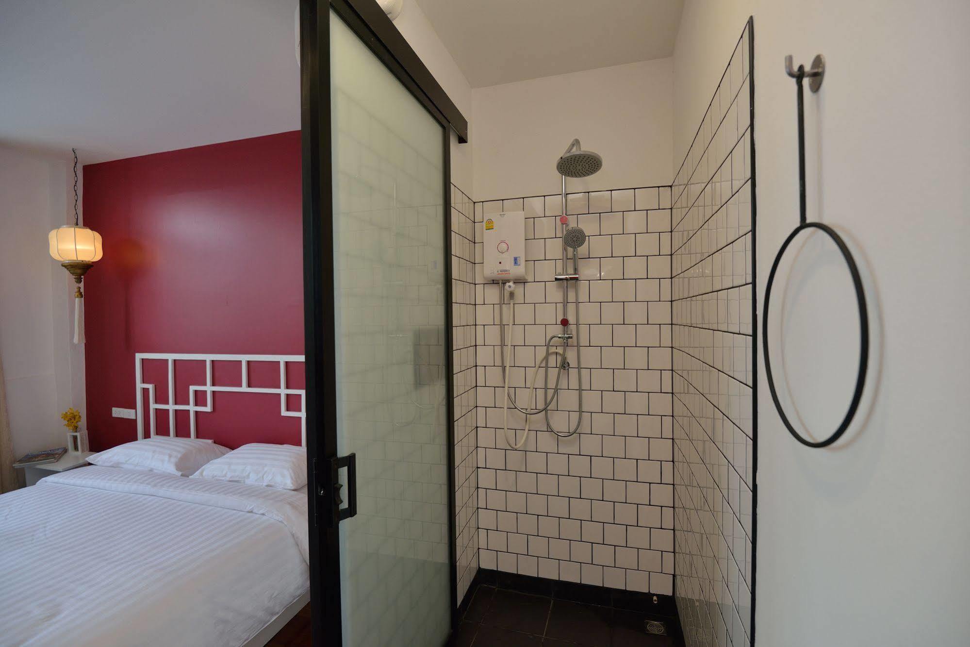 The Rommanee Classic Guesthouse Пхукет Экстерьер фото